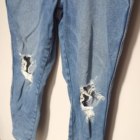 Good American Blue Ankle Cropped Distressed Jeans - Picture 3 of 7